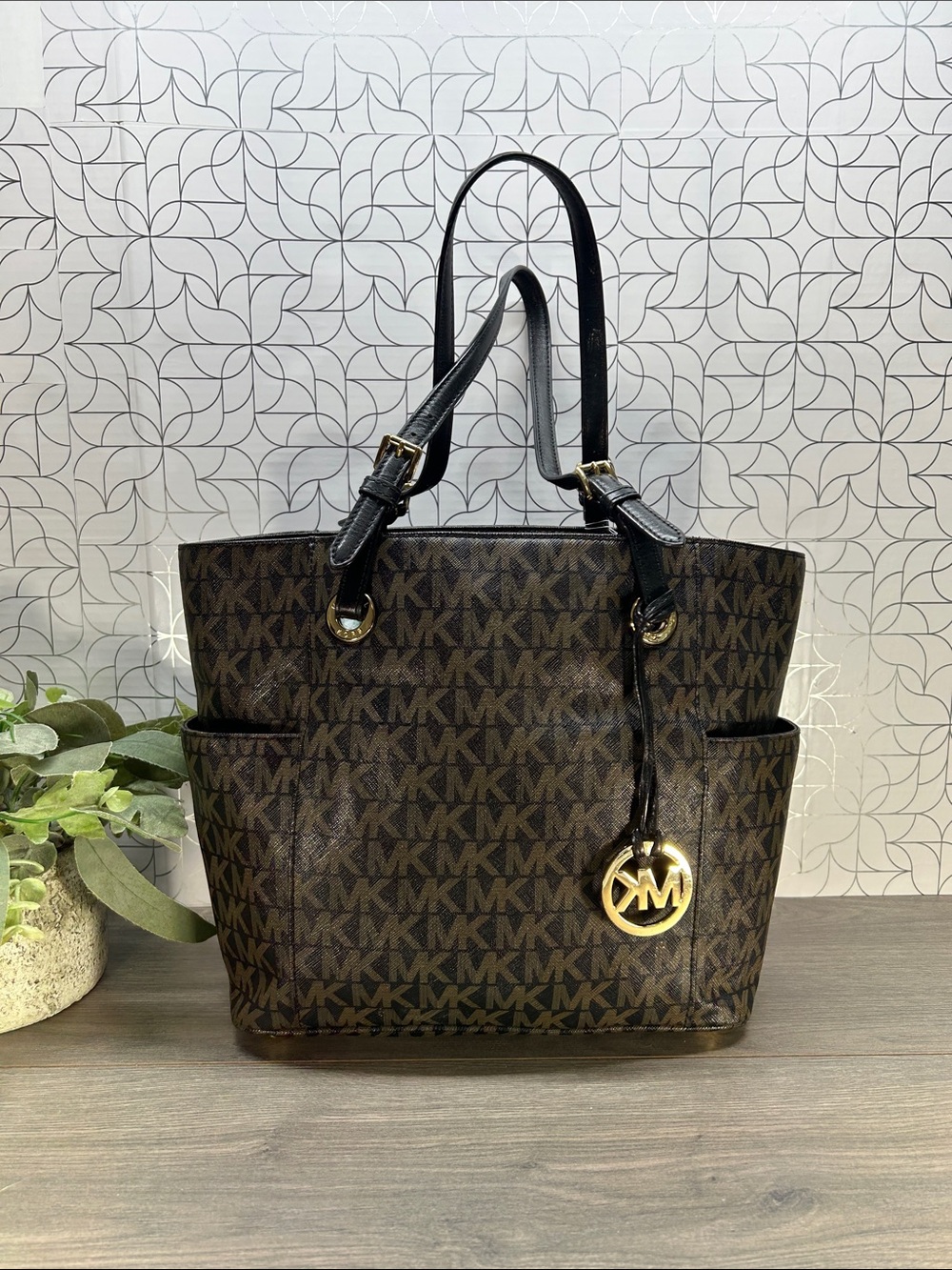 8736 Michael Kors Brown/Black MK Signature Tote